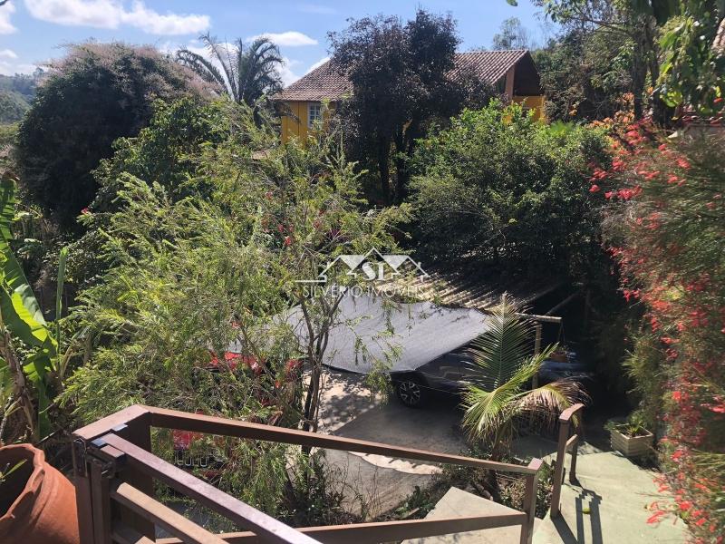 Casa à venda com 4 quartos, 250m² - Foto 4