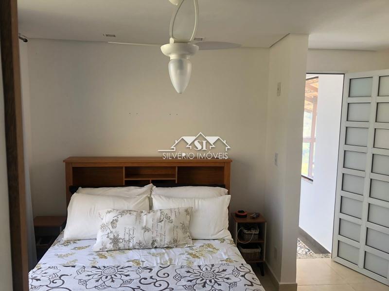 Casa à venda com 4 quartos, 250m² - Foto 15