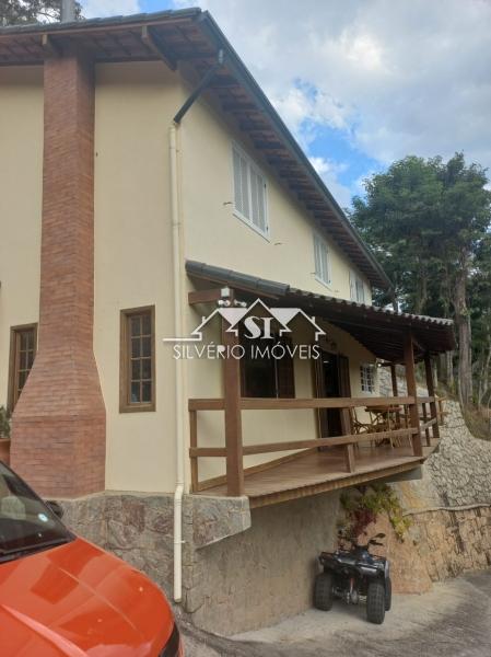 Casa à venda com 3 quartos, 327m² - Foto 3