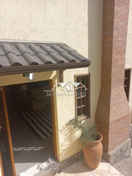 Casa à venda com 3 quartos, 327m² - Foto 6
