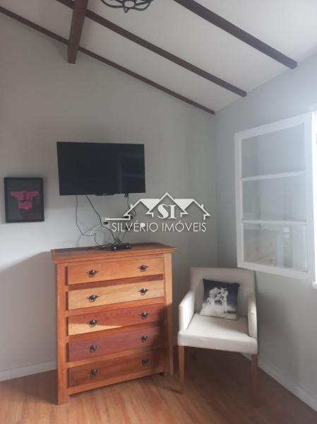 Casa à venda com 3 quartos, 327m² - Foto 28