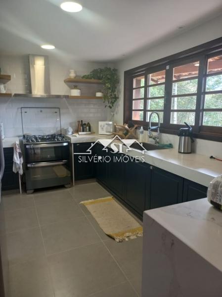 Casa à venda com 3 quartos, 327m² - Foto 38