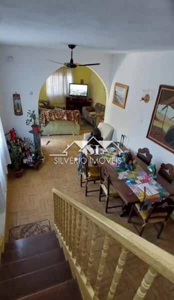 Casa à venda com 5 quartos, 230m² - Foto 4