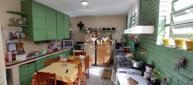 Casa à venda com 5 quartos, 230m² - Foto 5
