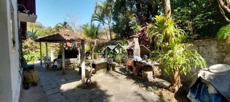 Casa à venda com 5 quartos, 230m² - Foto 6