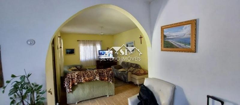Casa à venda com 5 quartos, 230m² - Foto 7