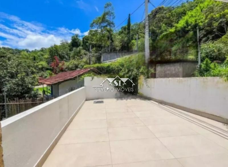 Casa à venda com 3 quartos, 230m² - Foto 5
