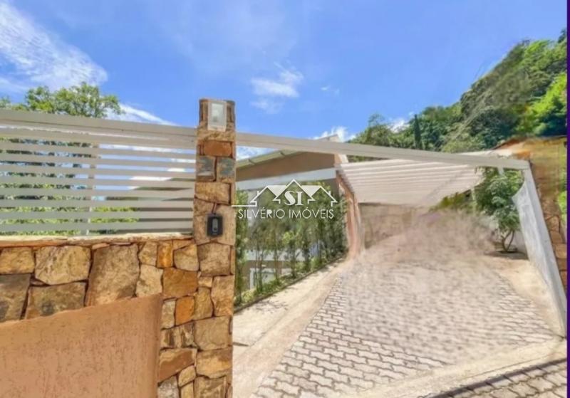 Casa à venda com 3 quartos, 230m² - Foto 4