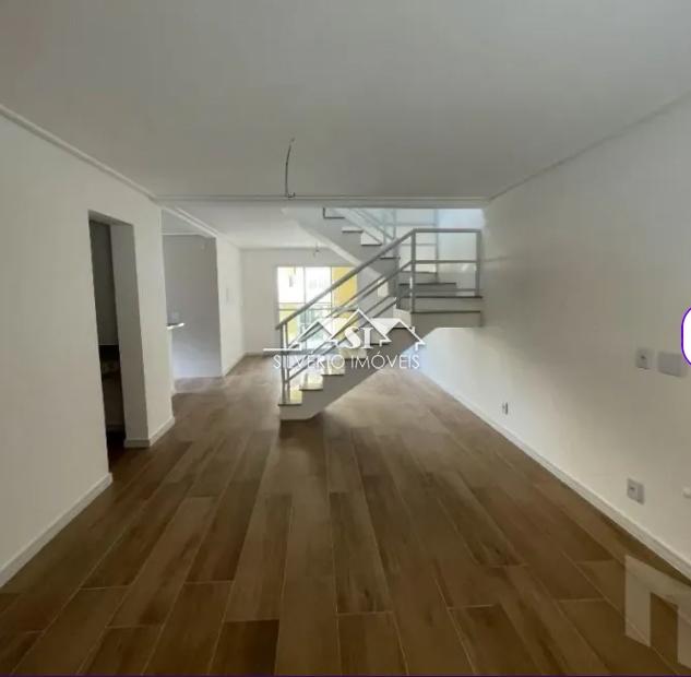 Casa à venda com 4 quartos, 213m² - Foto 2
