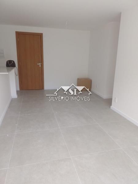 Apartamento à venda com 2 quartos, 67m² - Foto 3