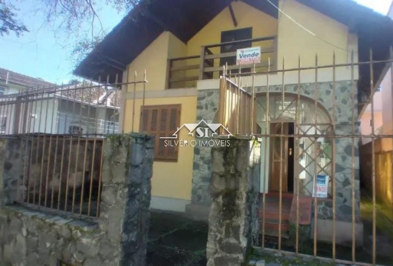 Casa à venda com 5 quartos, 250m² - Foto 1