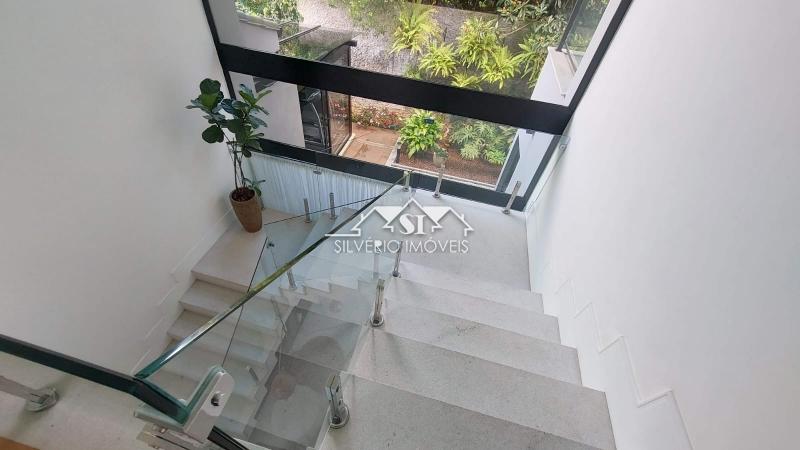 Casa à venda com 3 quartos, 230m² - Foto 4