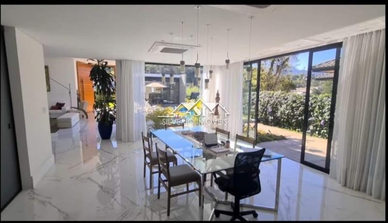 Casa à venda com 3 quartos, 230m² - Foto 25