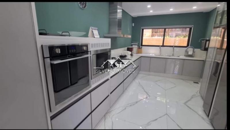 Casa à venda com 3 quartos, 230m² - Foto 26