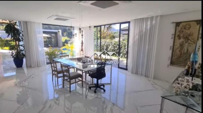 Casa à venda com 3 quartos, 230m² - Foto 44