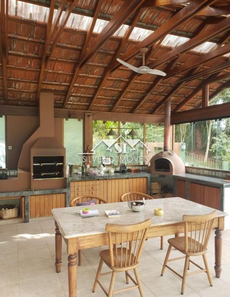 Casa à venda com 6 quartos, 600m² - Foto 6