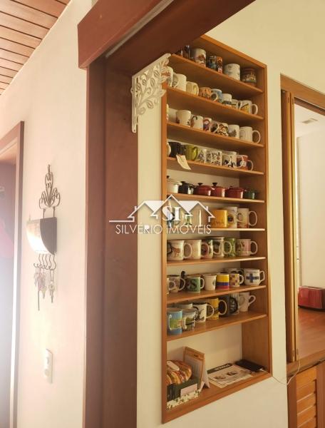Casa à venda com 6 quartos, 600m² - Foto 11