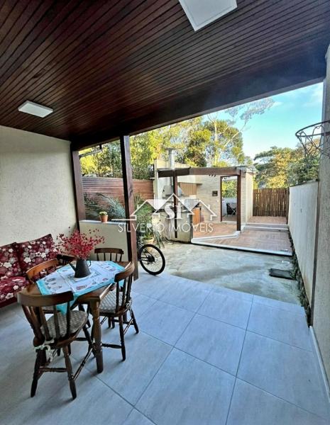 Casa à venda com 2 quartos, 150m² - Foto 11