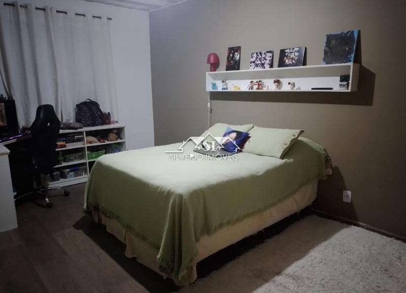 Casa à venda com 5 quartos, 200m² - Foto 9