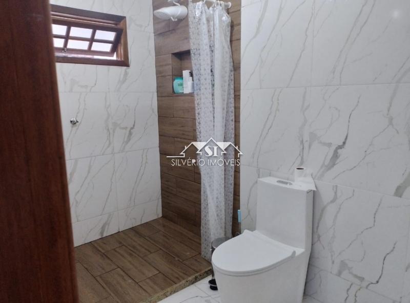 Casa à venda com 5 quartos, 200m² - Foto 11