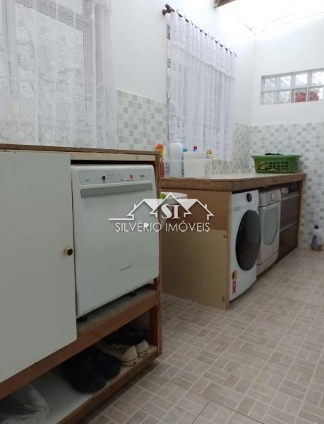 Casa à venda com 5 quartos, 200m² - Foto 12