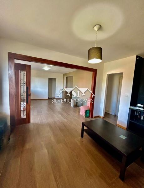 Casa à venda com 5 quartos, 200m² - Foto 19