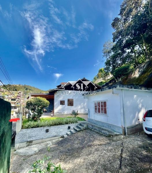 Casa à venda com 5 quartos, 200m² - Foto 5