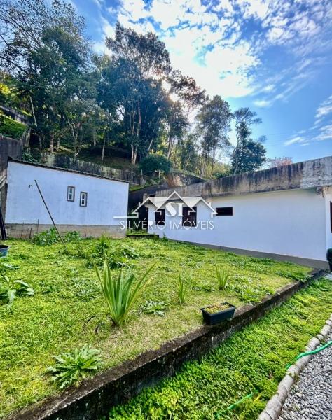 Casa à venda com 5 quartos, 200m² - Foto 21