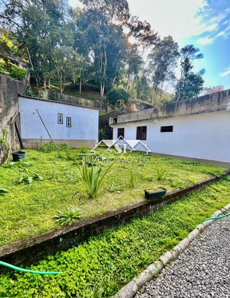 Casa à venda com 5 quartos, 200m² - Foto 22