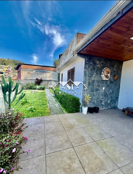 Casa à venda com 5 quartos, 200m² - Foto 7