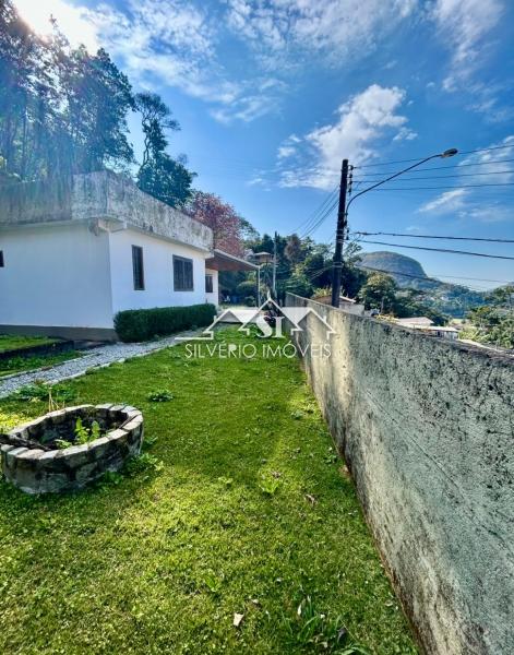 Casa à venda com 5 quartos, 200m² - Foto 25