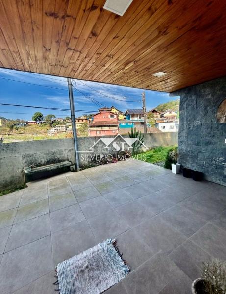 Casa à venda com 5 quartos, 200m² - Foto 30