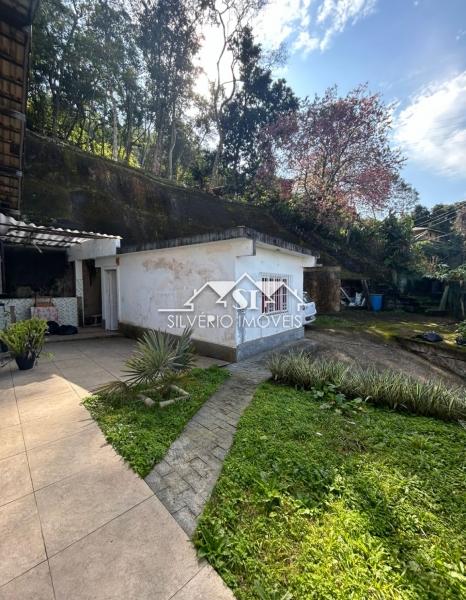 Casa à venda com 5 quartos, 200m² - Foto 31