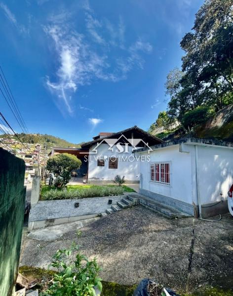 Casa à venda com 5 quartos, 200m² - Foto 33