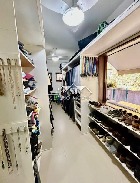 Casa à venda com 4 quartos, 240m² - Foto 6