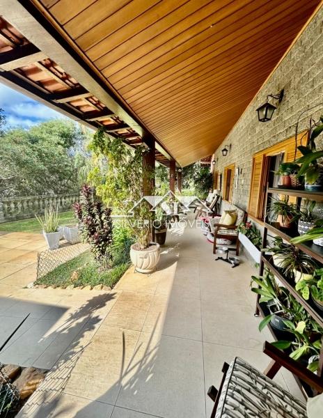 Casa à venda com 4 quartos, 240m² - Foto 14