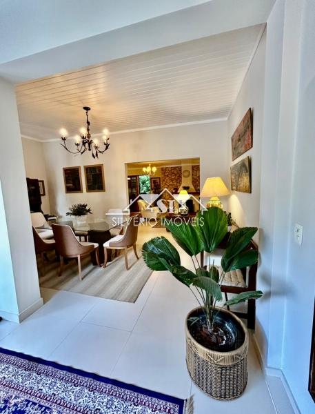 Casa à venda com 4 quartos, 240m² - Foto 15