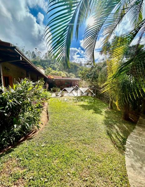 Casa à venda com 4 quartos, 240m² - Foto 18
