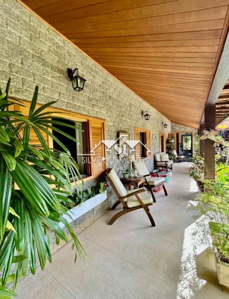 Casa à venda com 4 quartos, 240m² - Foto 19