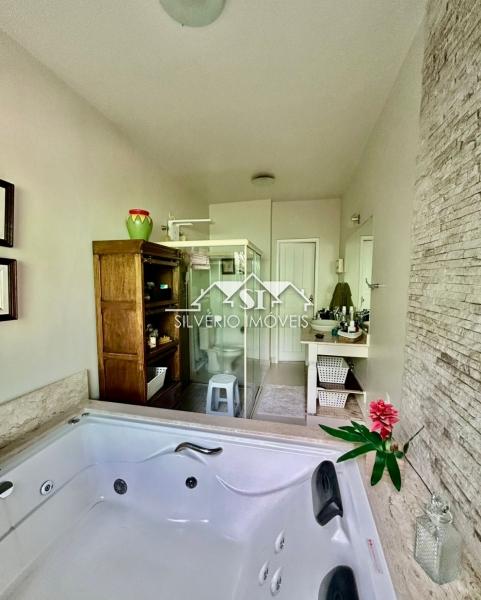 Casa à venda com 4 quartos, 240m² - Foto 26