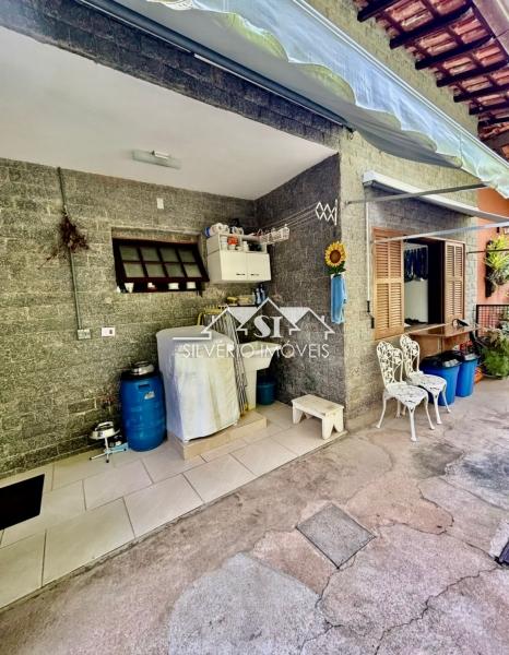 Casa à venda com 4 quartos, 240m² - Foto 28