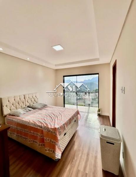 Casa à venda com 3 quartos, 180m² - Foto 12