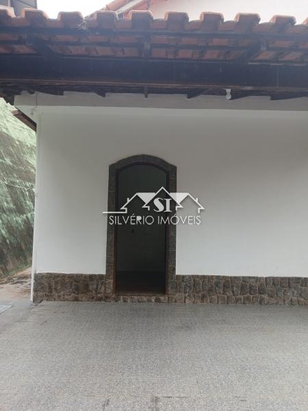 Casa para alugar com 4 quartos, 350m² - Foto 3
