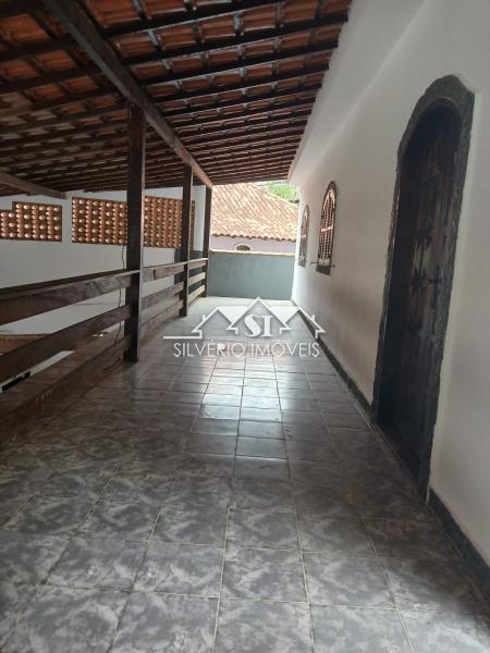 Casa para alugar com 4 quartos, 350m² - Foto 4