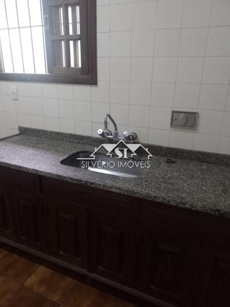 Casa para alugar com 4 quartos, 350m² - Foto 29