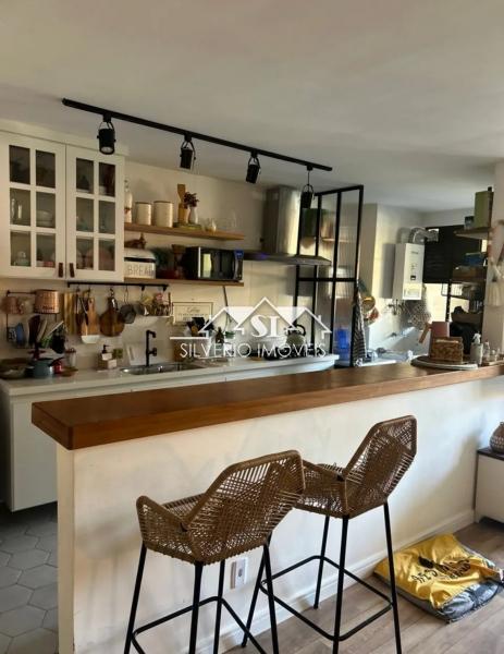 Apartamento à venda com 2 quartos, 90m² - Foto 2