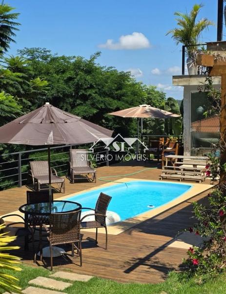 Casa à venda com 3 quartos, 180m² - Foto 2