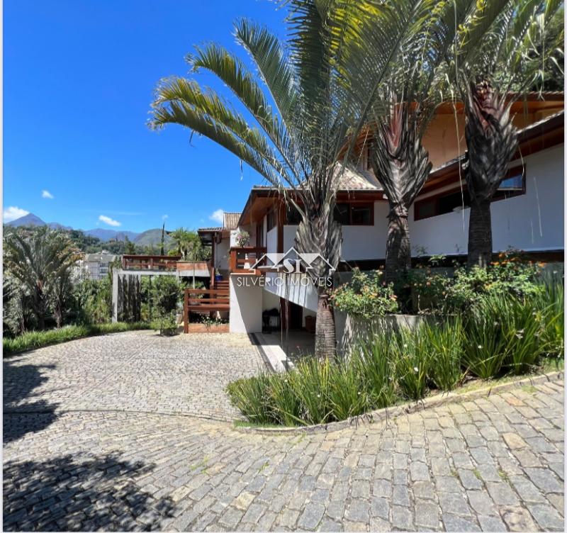 Casa à venda com 5 quartos, 750m² - Foto 2