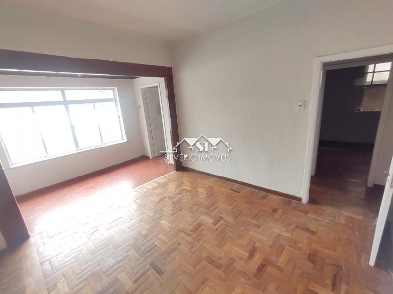 Casa em Quarteirão Brasileiro - Petrópolis/RJ  - 2 Quartos