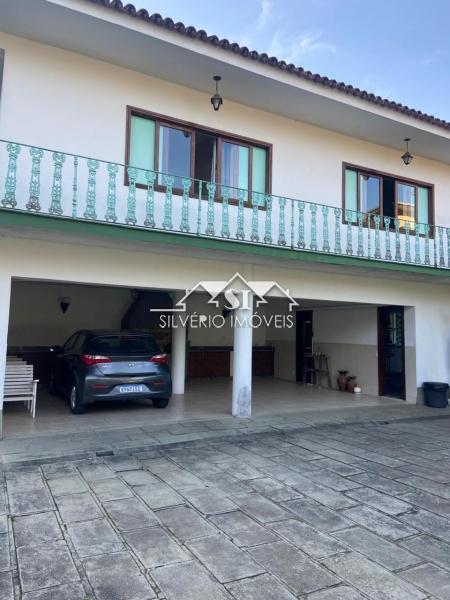 Casa à venda com 4 quartos, 150m² - Foto 1